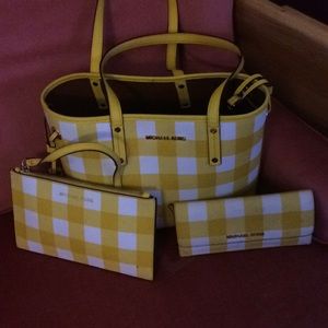 Small handbag gently used